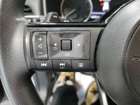 Used 2021 Nissan Rogue S image 39