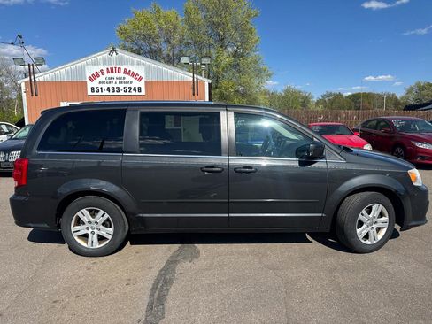 Used 2011 Dodge Grand Caravan Crew w/ Entertainment Group 1 FWD image 4