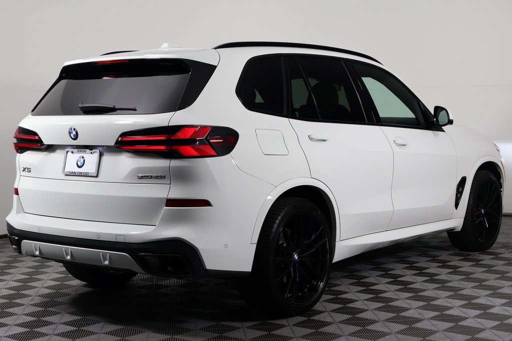 Used 2024 BMW X5 sDrive40i w/ M Sport Package RWD image 4