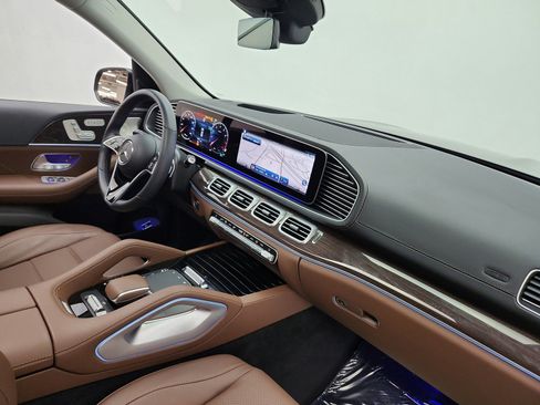 Certified 2026 Mercedes-Benz GLS 450 4MATIC image 19