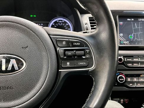 Used 2019 Kia Niro Touring image 25