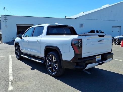 New 2025 GMC Sierra EV Denali image 5