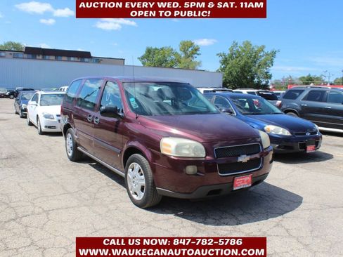Used 2008 Chevrolet Uplander LS FWD image 2