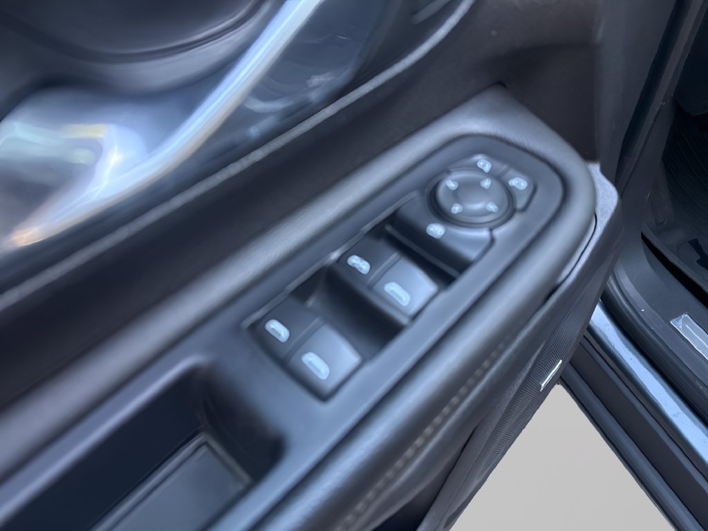 Used 2019 GMC Terrain Denali w/ Advanced Safety Package AWD/4WD image 14
