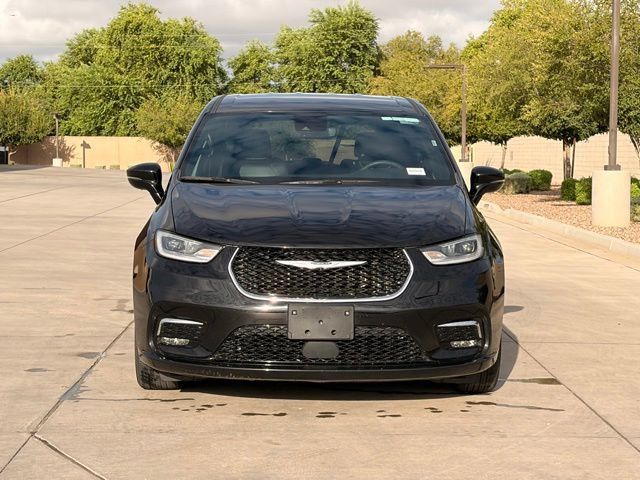 Certified 2025 Chrysler Pacifica Select FWD image 3