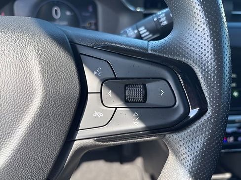 Used 2023 Chevrolet Bolt EUV LT w/ Driver Confidence Package FWD image 18