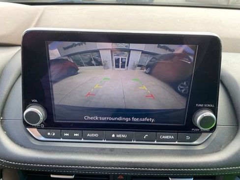 Used 2023 Nissan Rogue S AWD/4WD image 22