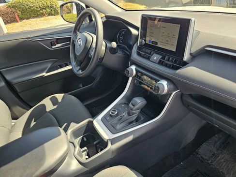 Certified 2025 Toyota RAV4 XLE AWD/4WD image 11