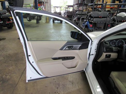 Used 2014 Honda Accord LX image 12