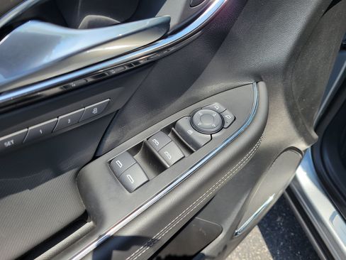 Certified 2025 Buick Envision Preferred AWD/4WD image 25