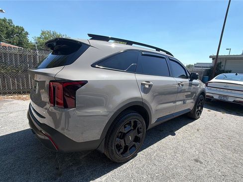 Used 2024 Kia Sorento SX Prestige w/ Olive Brown Leather Package AWD/4WD image 5