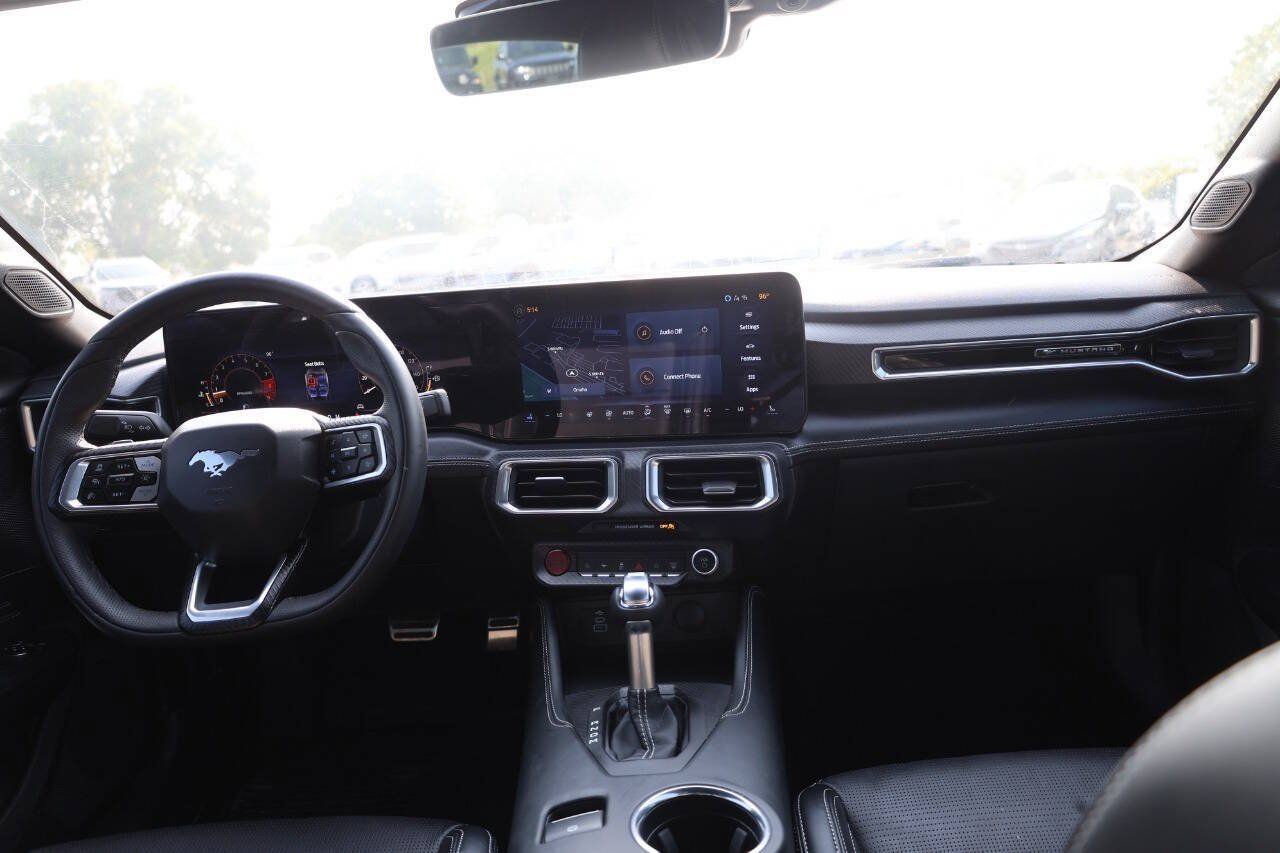 Used 2025 Ford Mustang GT Premium RWD image 14
