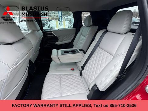 Used 2023 Mitsubishi Outlander SEL image 4