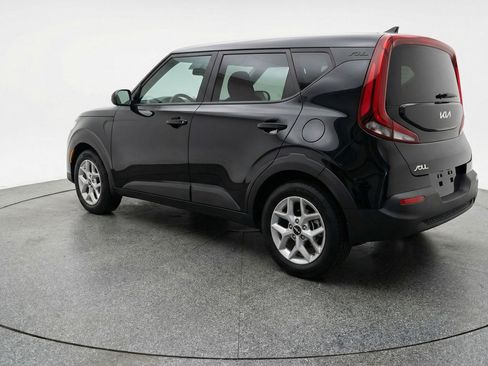 Used 2025 Kia Soul LX w/ LX Technology Package FWD image 6