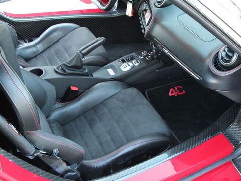 Used 2015 Alfa Romeo 4C Launch Edition w/ Convenience Group RWD image 16