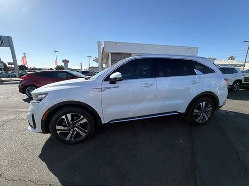 Used 2023 Kia Sorento EX AWD/4WD image 3