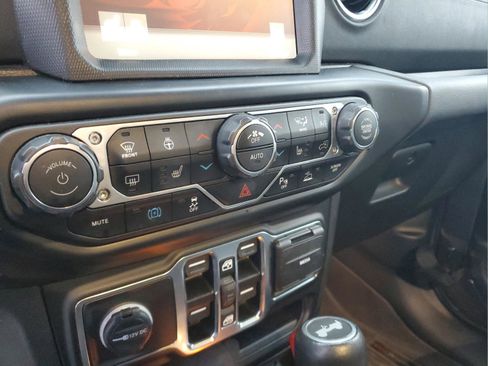 Used 2021 Jeep Wrangler Unlimited Sahara w/ Cold Weather Group image 18