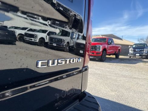 Used 2025 Chevrolet Silverado 1500 Custom image 11