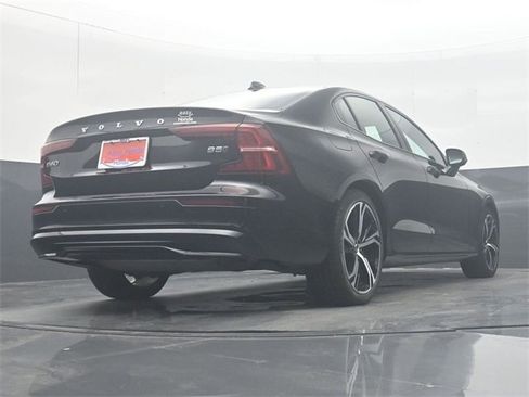 Used 2024 Volvo S60 B5 Plus image 33