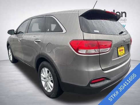 Used 2018 Kia Sorento L FWD image 3