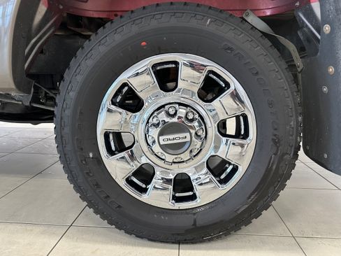 Used 2022 Ford F250 Lariat w/ Chrome Package image 8