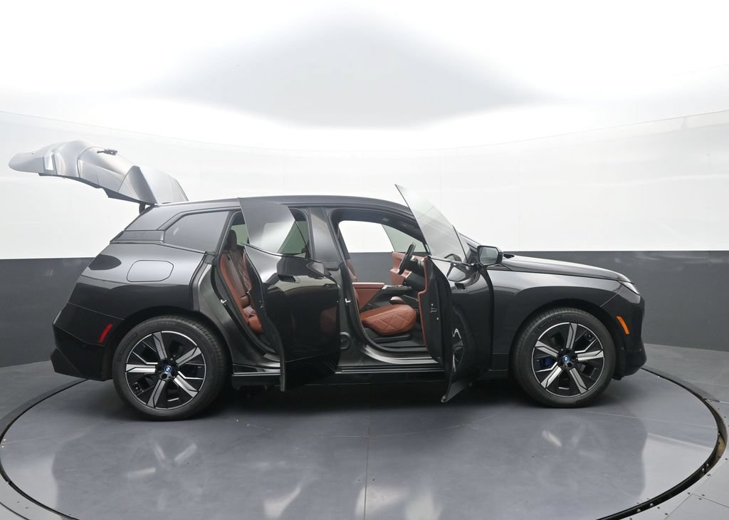 Used 2024 BMW iX xDrive50 w/ Sport Package AWD/4WD image 45