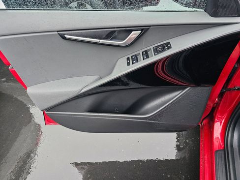 Used 2024 Kia Niro EX Touring image 25