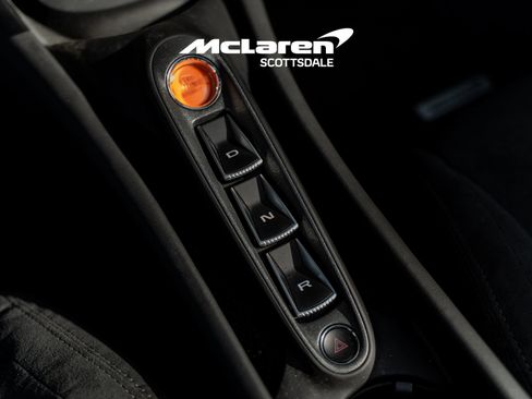 Used 2025 McLaren Artura Spider image 27