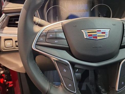 New 2026 Cadillac XT5 Luxury image 18