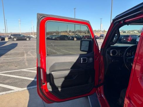 Used 2021 Jeep Wrangler Unlimited Sahara image 10