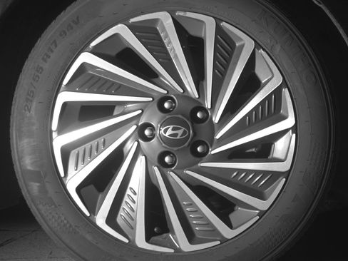 Used 2025 Hyundai Sonata SEL FWD image 13