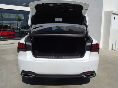 Used 2021 Lexus LS 500 RWD image 6