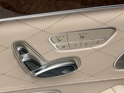 Used 2017 Mercedes-Benz S 550 Sedan image 18