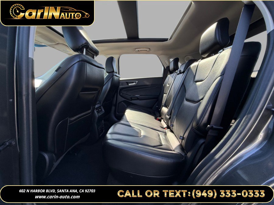 Used 2020 Ford Edge Titanium FWD image 16