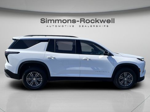 Used 2025 Chevrolet Traverse LT AWD/4WD image 6