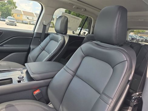 New 2025 Lincoln Aviator 2WD w/ Equipment Group 101A image 18