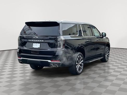 Used 2025 Chevrolet Suburban High Country w/ Sun And Tow Package AWD/4WD image 5