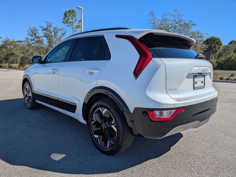 Certified 2025 Kia Niro Wind image 7