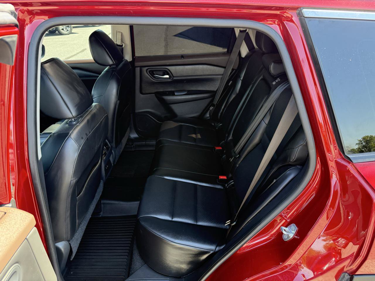 Used 2022 Nissan Rogue SV w/ SV Premium Package FWD image 16