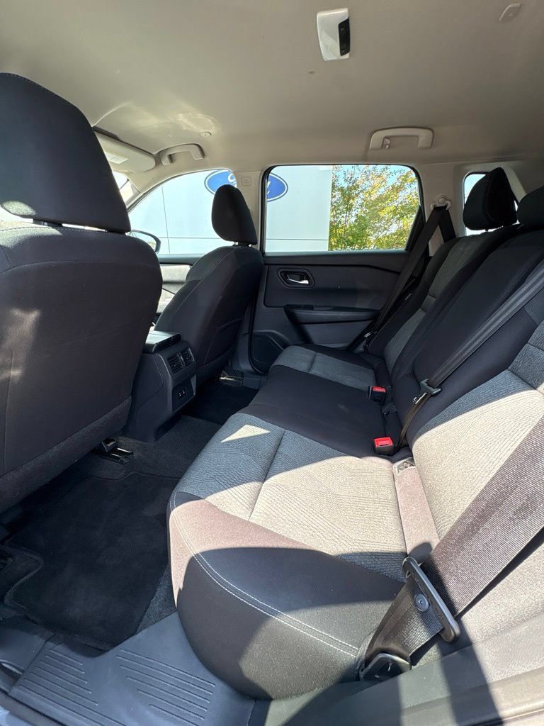 Used 2024 Nissan Rogue SV AWD/4WD image 29