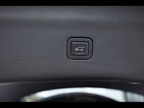 Used 2023 Buick Enclave Essence w/ Sport Touring Edition FWD image 26
