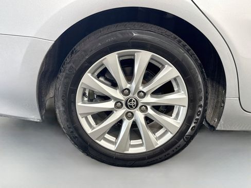 Used 2020 Toyota Camry LE FWD image 32