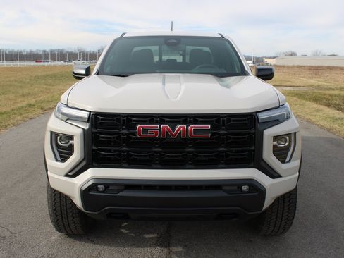 New 2026 GMC Canyon Elevation w/ Convenience Package image 2