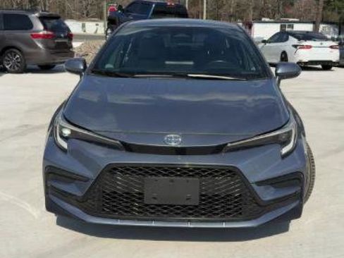 Used 2024 Toyota Corolla SE w/ SE Convenience Package image 11