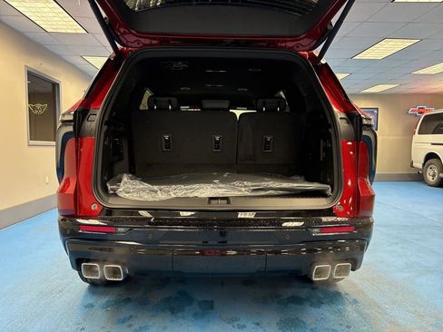 New 2026 Chevrolet Traverse High Country w/ LPO, Floor Liner Package image 9