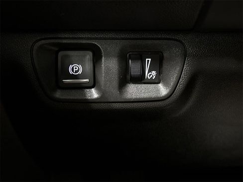 Used 2021 GMC Acadia SLT w/ Elevation Edition image 18