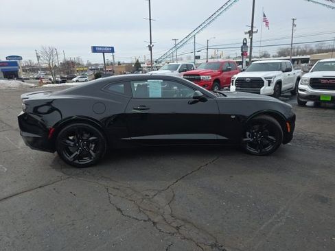 Used 2020 Chevrolet Camaro LT w/ RS Package image 7