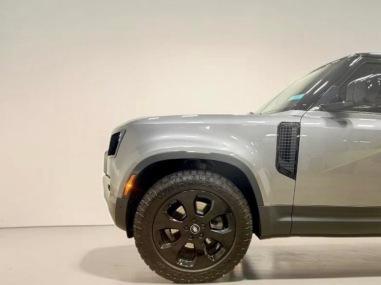 Used 2022 Land Rover Defender 110 S AWD/4WD image 17