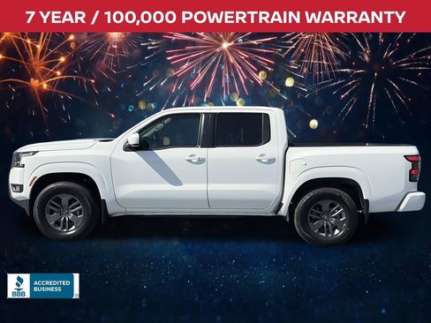 Used 2025 Nissan Frontier SV w/ SV Convenience Package RWD image 2