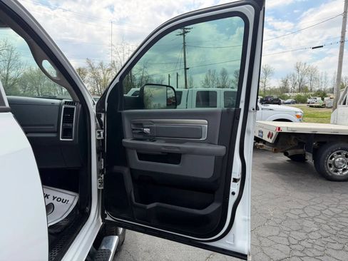 Used 2017 RAM 2500 SLT w/ Protection Group image 29